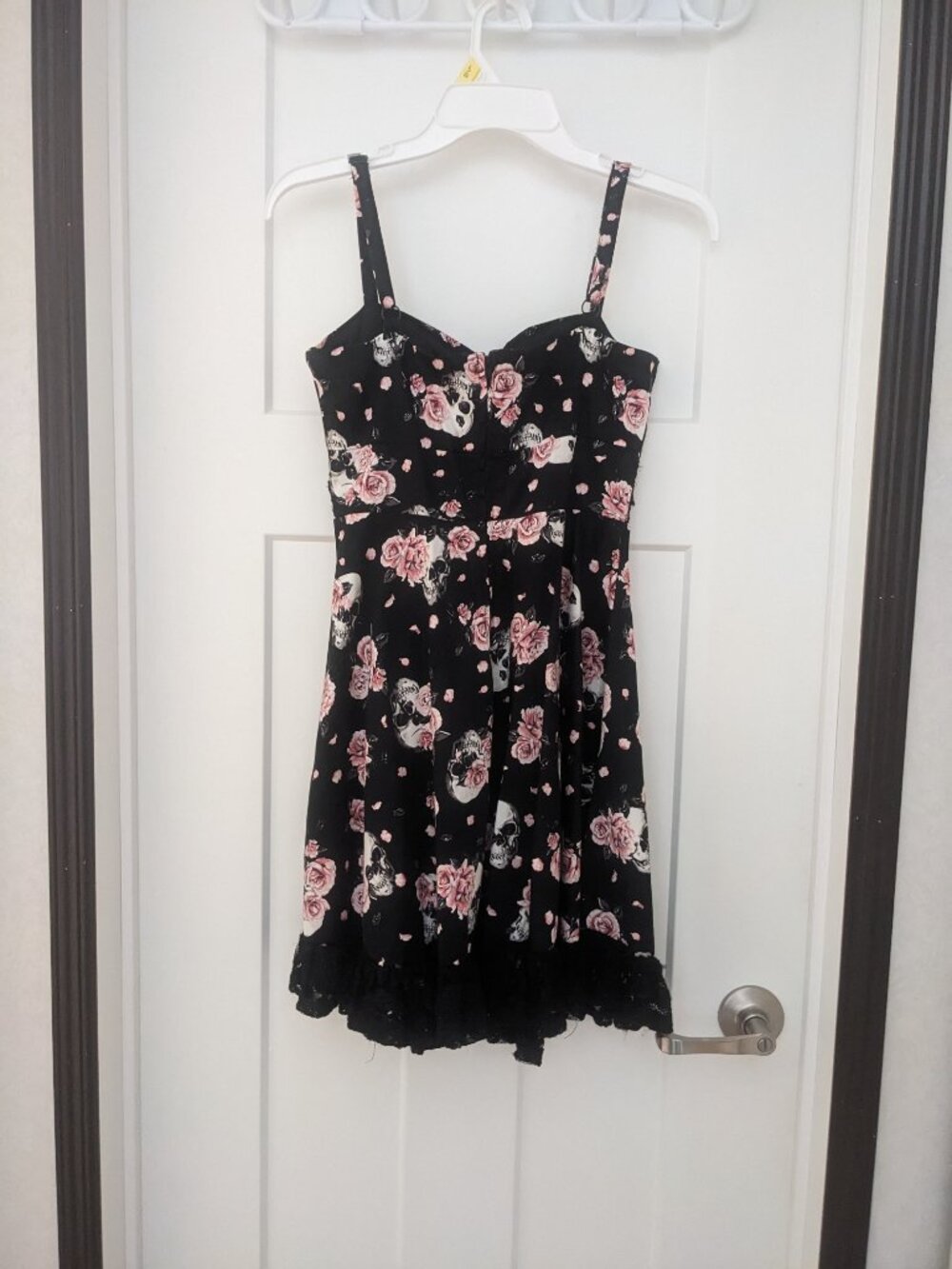 Skull rose dress - Picture 5 of 7
